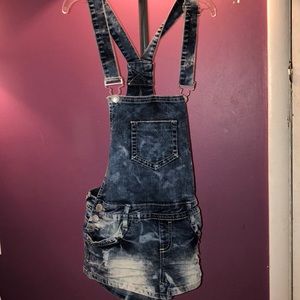 Short overalls.